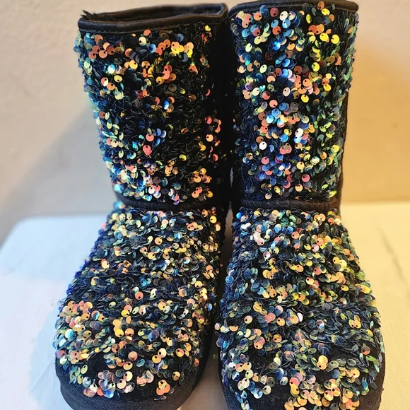 UGG boots - Picture 3 of 11